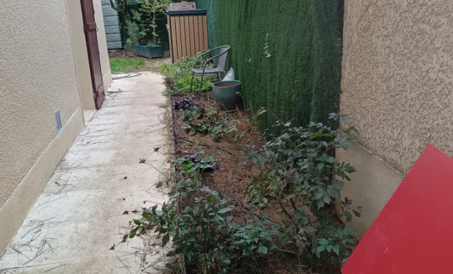 une-cour-intimiste-a-Villemoisson-Conception-existant allée